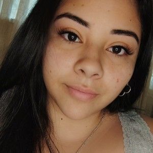 Meet your Posher, Cassandra